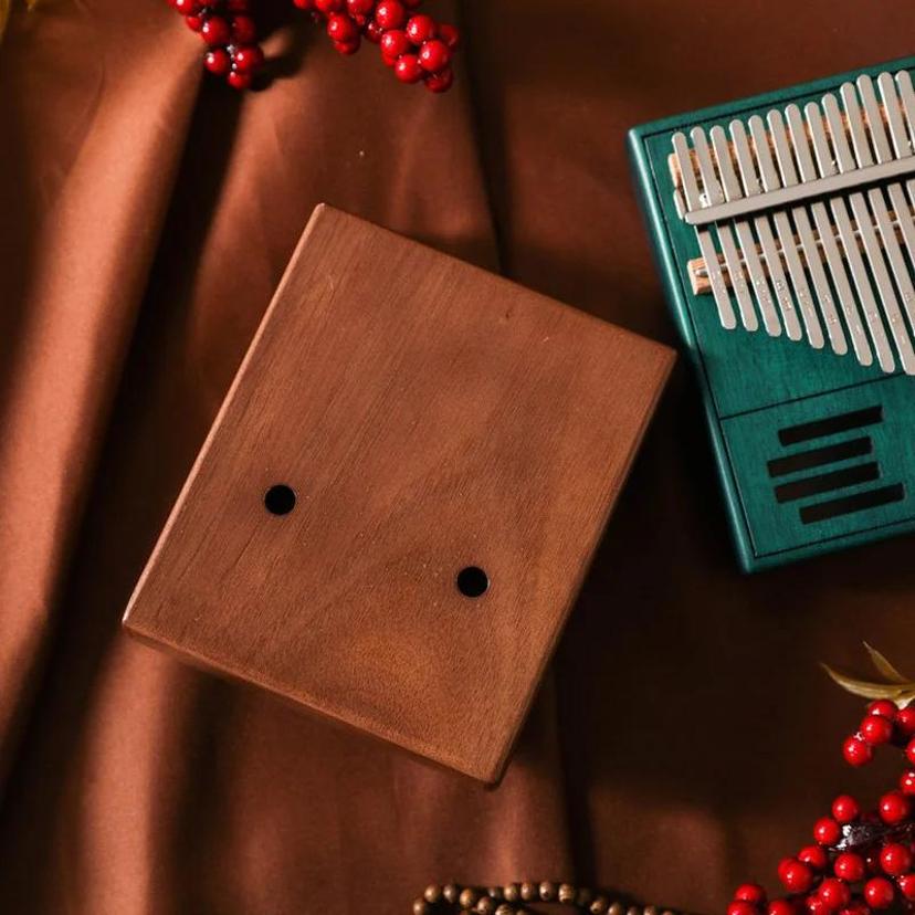 Retro Kalimba 17 Key Thumb Pia - A Musical Instrument With Keys recensione e prezzo